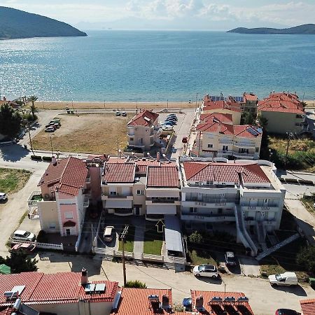 Sun&Sea Luxury Apartment Néa Péramos Exterior foto